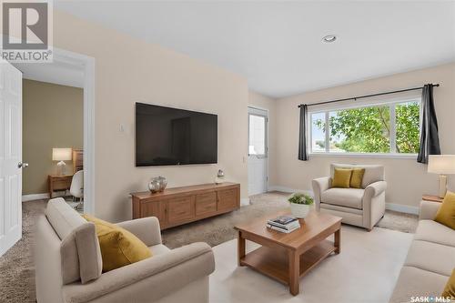 612 9Th Avenue Nw, Moose Jaw, SK - Indoor Photo Showing Living Room