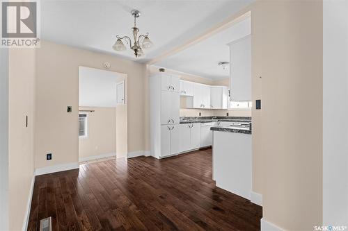 612 9Th Avenue Nw, Moose Jaw, SK - Indoor Photo Showing Kitchen