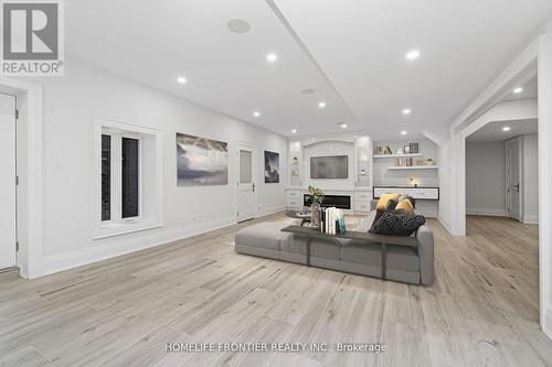 70 Langstaff Road, Richmond Hill (South Richvale), ON - Indoor Photo Showing Living Room