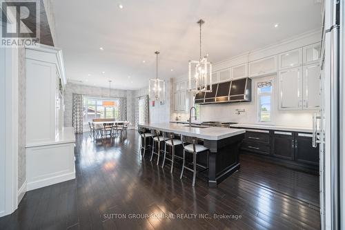 21 Stallions Court, Vaughan, ON - Indoor Photo Showing Kitchen With Upgraded Kitchen