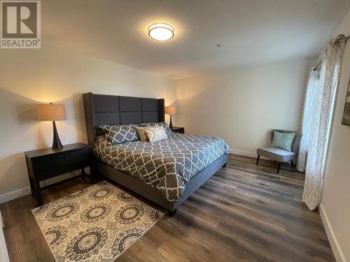 250 Marina Way Unit# 101, Penticton, BC - Indoor Photo Showing Bedroom