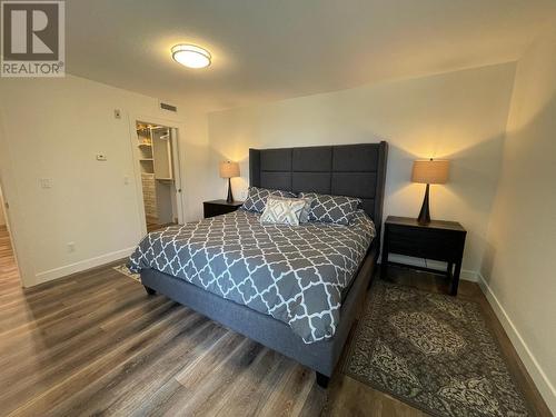 250 Marina Way Unit# 101, Penticton, BC - Indoor Photo Showing Bedroom