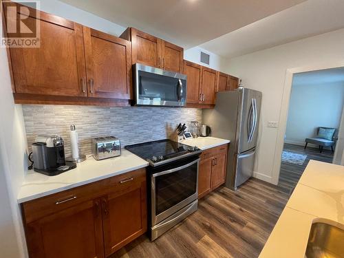 250 Marina Way Unit# 101, Penticton, BC - Indoor Photo Showing Kitchen