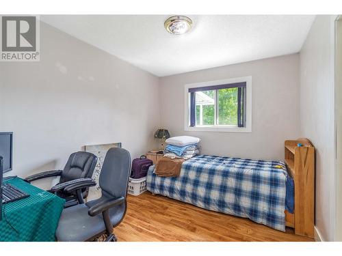 1353 Friesen Road, Kelowna, BC - Indoor Photo Showing Bedroom