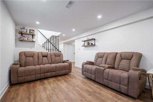 1040 Cedarwood Place, Burlington, ON - Indoor Photo Showing Other Room