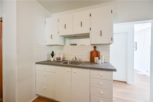 1251 Cannon Street E, Hamilton, ON - Indoor Photo Showing Kitchen