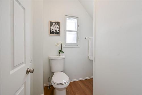 1251 Cannon Street E, Hamilton, ON - Indoor Photo Showing Bathroom