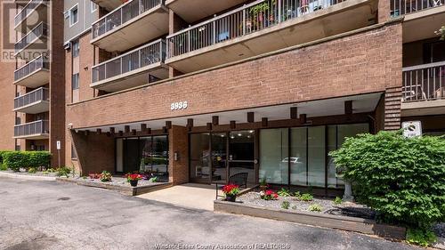 3936 Wyandotte Street Unit# 912, Windsor, ON - Outdoor