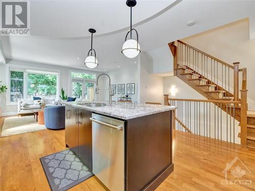 468 Evered Avenue, Ottawa, ON - Indoor Photo Showing Kitchen With Upgraded Kitchen