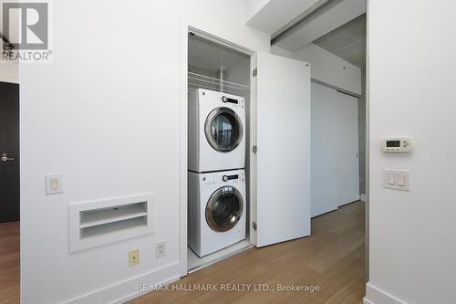 2604 - 11 Charlotte Street, Toronto (Waterfront Communities), ON - Indoor Photo Showing Laundry Room