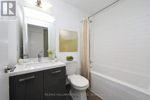 2604 - 11 Charlotte Street, Toronto (Waterfront Communities), ON - Indoor Photo Showing Bathroom