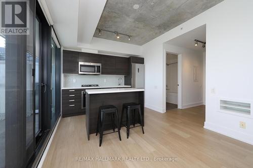 2604 - 11 Charlotte Street, Toronto (Waterfront Communities), ON - Indoor Photo Showing Kitchen