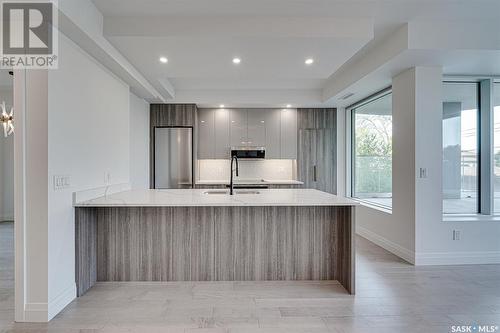 204 637 University Drive, Saskatoon, SK - Indoor Photo Showing Kitchen With Upgraded Kitchen