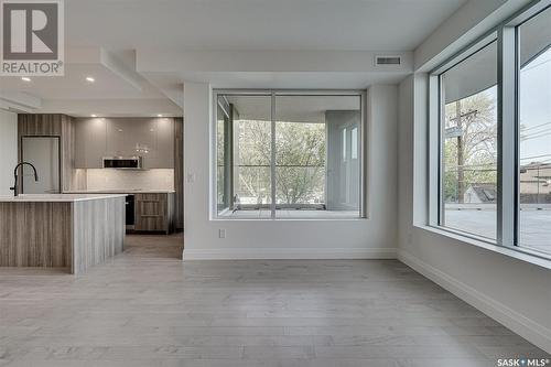 204 637 University Drive, Saskatoon, SK - Indoor Photo Showing Kitchen