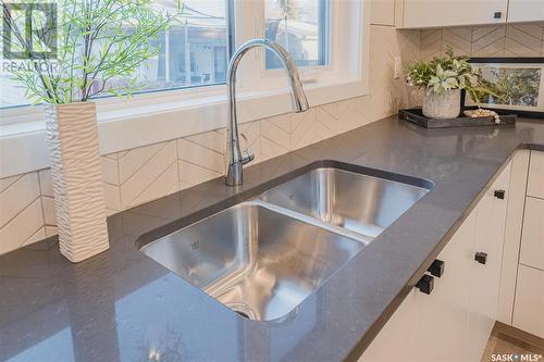 803B 2Nd Street, Saskatoon, SK - Indoor Photo Showing Kitchen With Double Sink