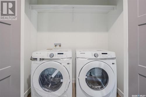 803B 2Nd Street, Saskatoon, SK - Indoor Photo Showing Laundry Room