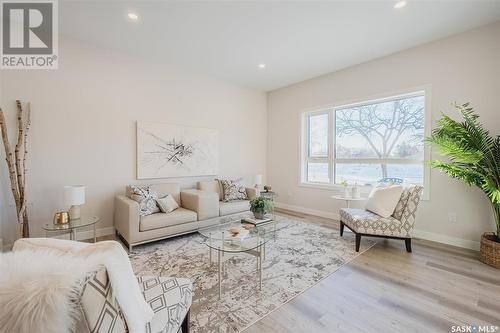 803B 2Nd Street, Saskatoon, SK - Indoor Photo Showing Living Room