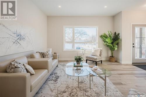 803B 2Nd Street, Saskatoon, SK - Indoor Photo Showing Living Room