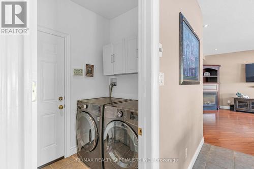 29 Oak Ridge Drive, Orangeville, ON - Indoor Photo Showing Laundry Room