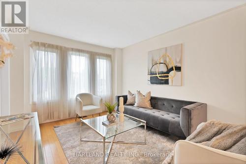 4855 Rathkeale Road, Mississauga, ON - Indoor Photo Showing Living Room