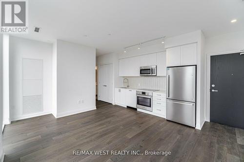 Ph 904 - 293 The Kingsway, Toronto (Edenbridge-Humber Valley), ON - Indoor Photo Showing Kitchen With Stainless Steel Kitchen