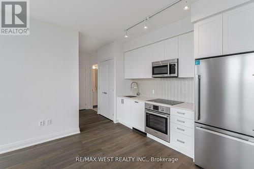 Ph 904 - 293 The Kingsway, Toronto (Edenbridge-Humber Valley), ON - Indoor Photo Showing Kitchen With Stainless Steel Kitchen