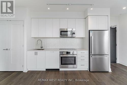 Ph 904 - 293 The Kingsway, Toronto (Edenbridge-Humber Valley), ON - Indoor Photo Showing Kitchen With Stainless Steel Kitchen With Upgraded Kitchen