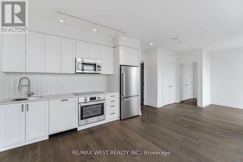 Ph 904 - 293 The Kingsway, Toronto (Edenbridge-Humber Valley), ON - Indoor Photo Showing Kitchen With Stainless Steel Kitchen