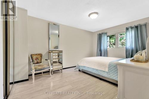 195 Ellwood Drive W, Caledon, ON - Indoor Photo Showing Bedroom