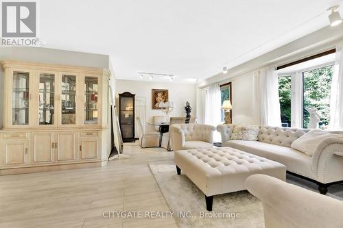 195 Ellwood Drive W, Caledon, ON - Indoor Photo Showing Living Room