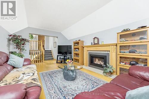 14212 Argyll Road, Halton Hills (Georgetown), ON - Indoor Photo Showing Living Room With Fireplace