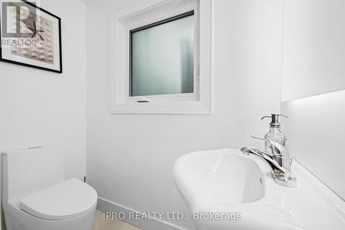 3411 Enniskillen Circle N, Mississauga, ON - Indoor Photo Showing Bathroom