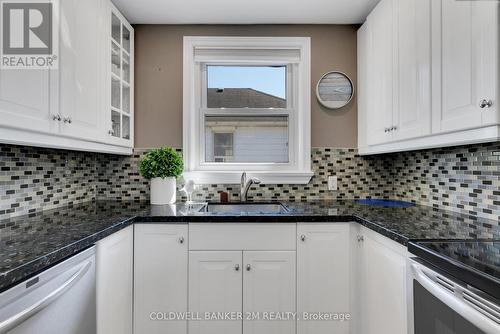 705 Athol Street, Whitby (Downtown Whitby), ON - Indoor Photo Showing Kitchen With Upgraded Kitchen