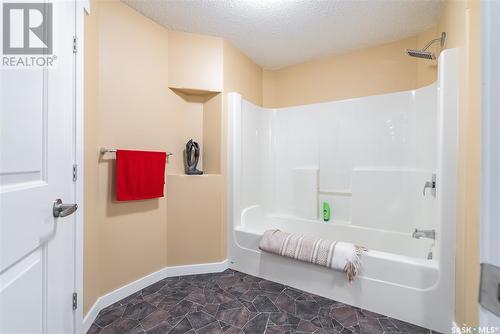 10503 Bennett Crescent, North Battleford, SK - Indoor Photo Showing Bathroom