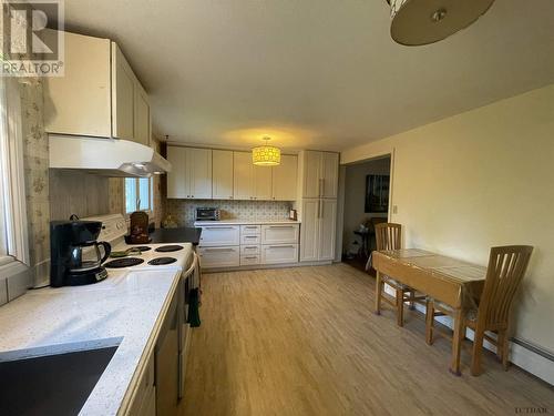 27 Tenth Ave, Englehart, ON - Indoor Photo Showing Kitchen