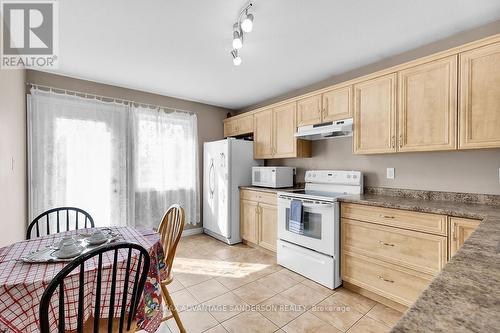 1674 Seymour Crescent, London, ON - Indoor Photo Showing Kitchen