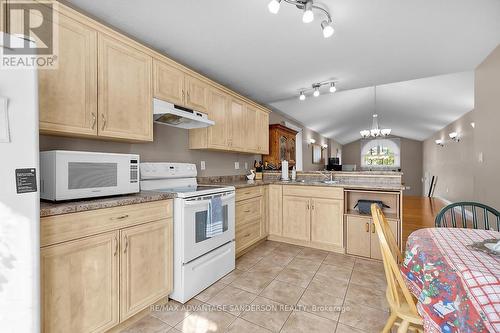 1674 Seymour Crescent, London, ON - Indoor Photo Showing Kitchen