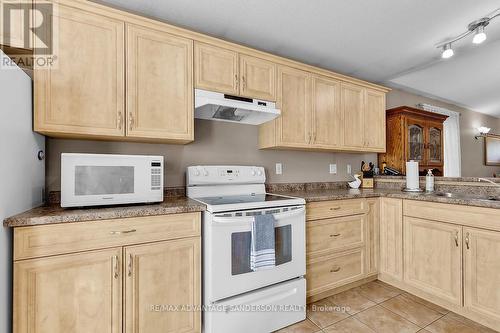 1674 Seymour Crescent, London, ON - Indoor Photo Showing Kitchen