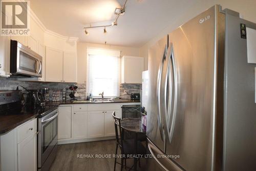 279 Bloor Street E, Oshawa (Lakeview), ON - Indoor Photo Showing Kitchen