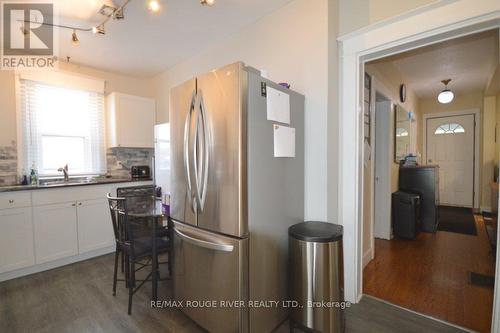 279 Bloor Street E, Oshawa (Lakeview), ON - Indoor Photo Showing Kitchen