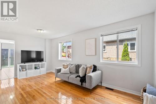 82 Bird Street, Barrie (Edgehill Drive), ON - Indoor Photo Showing Living Room