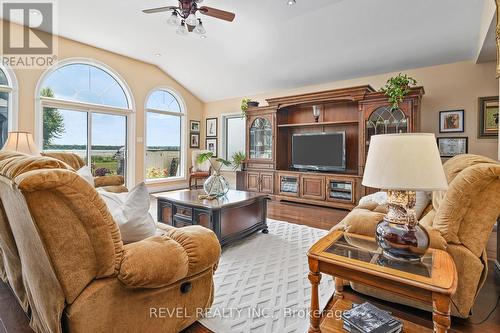 46 O'Reilly Lane, Kawartha Lakes (Little Britain), ON - Indoor Photo Showing Living Room