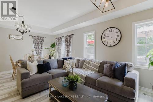 183 Rollings Street, Cobourg, ON - Indoor Photo Showing Living Room