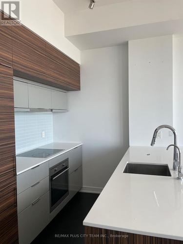 4705 - 88 Scott Street, Toronto, ON - Indoor Photo Showing Kitchen