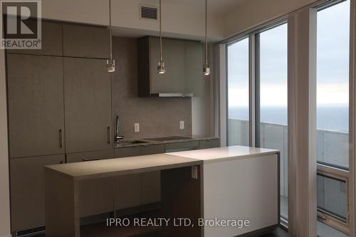 6902 - 88 Harbour Street, Toronto (Waterfront Communities), ON - Indoor Photo Showing Kitchen