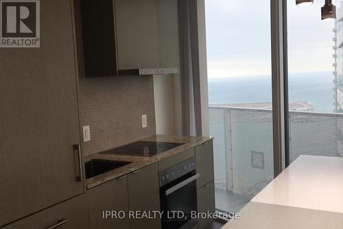 6902 - 88 Harbour Street, Toronto (Waterfront Communities), ON - Indoor Photo Showing Kitchen