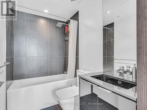 3915 - 70 Temperance Street, Toronto, ON - Indoor Photo Showing Bathroom