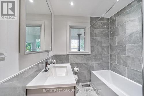 261 Sand Road, East Gwillimbury, ON - Indoor Photo Showing Bathroom