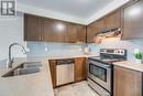 3059 Mistletoe Gardens, Oakville, ON  - Indoor Photo Showing Kitchen With Double Sink With Upgraded Kitchen 