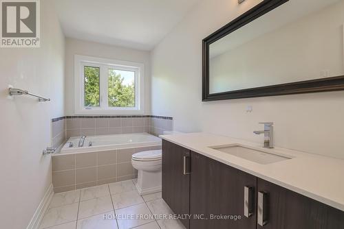 154 Countryman Road, East Gwillimbury (Sharon), ON - Indoor Photo Showing Bathroom